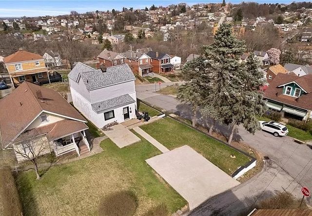 3418 Duquesne Ave, West Mifflin, PA 15122