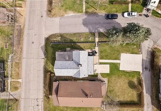 3418 Duquesne Ave, West Mifflin, PA 15122