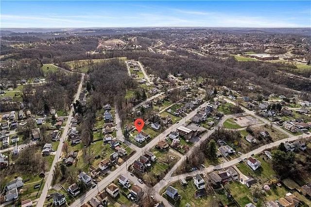 3418 Duquesne Ave, West Mifflin, PA 15122