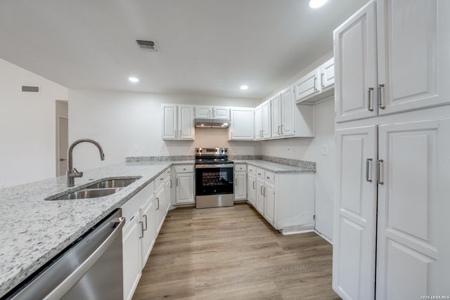 6318 Club Oaks, San Antonio, TX 78249