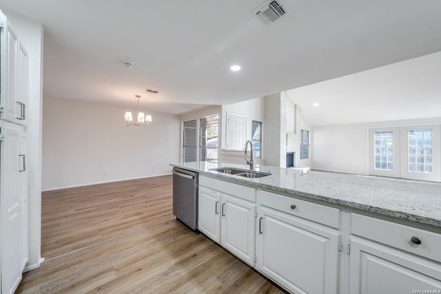 6318 Club Oaks, San Antonio, TX 78249