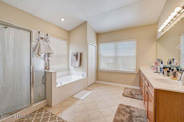 11703 MAGNOLIA FALLS Drive, Jacksonville, FL 32258