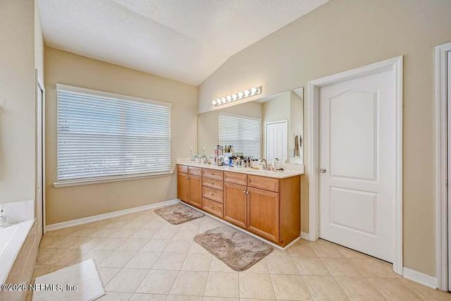 11703 MAGNOLIA FALLS Drive, Jacksonville, FL 32258