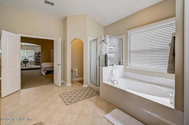 11703 MAGNOLIA FALLS Drive, Jacksonville, FL 32258
