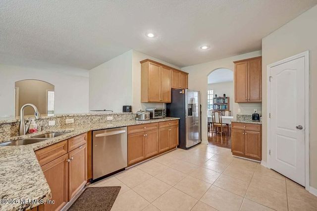 11703 MAGNOLIA FALLS Drive, Jacksonville, FL 32258