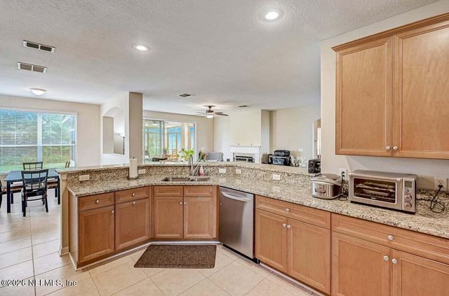 11703 MAGNOLIA FALLS Drive, Jacksonville, FL 32258