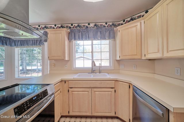 2753 E Point Hayden DR, Hayden, ID 83835