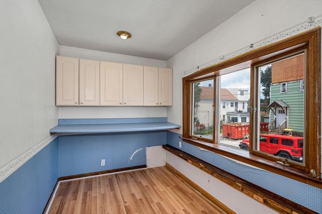 35 C St, Lowell, MA 01851
