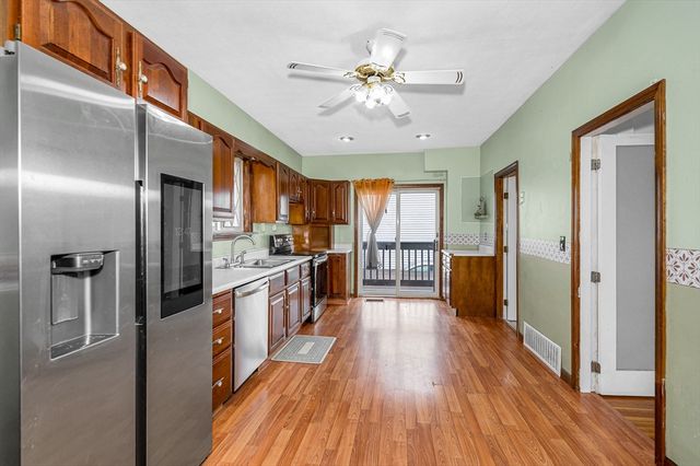 35 C St, Lowell, MA 01851