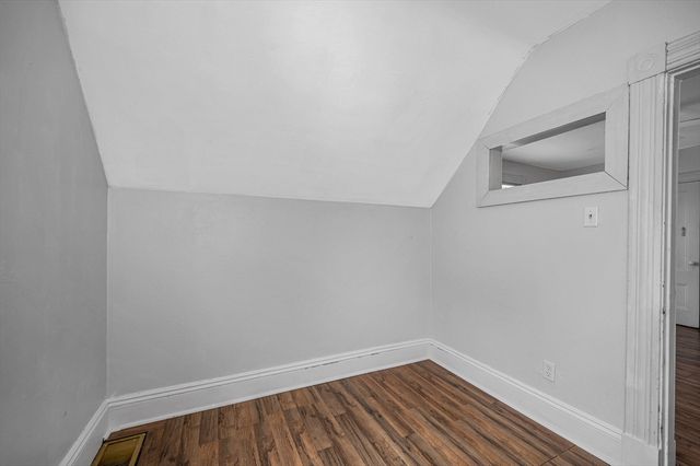 35 C St, Lowell, MA 01851