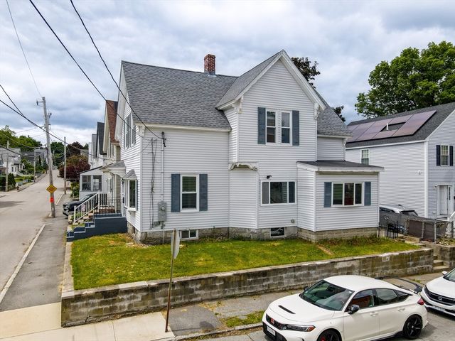 35 C St, Lowell, MA 01851