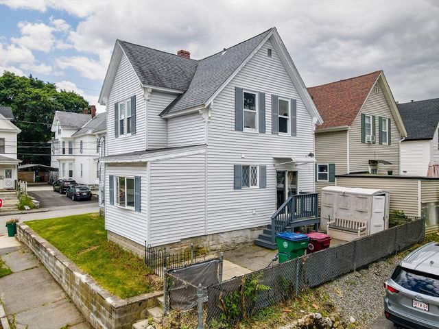 35 C St, Lowell, MA 01851