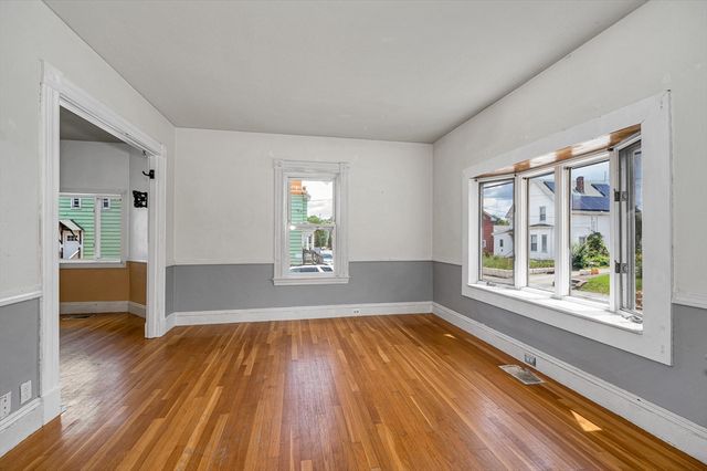 35 C St, Lowell, MA 01851