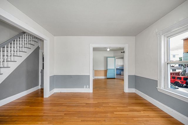 35 C St, Lowell, MA 01851
