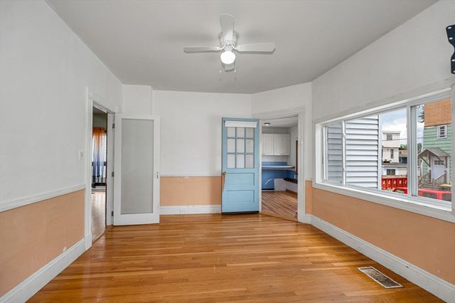35 C St, Lowell, MA 01851
