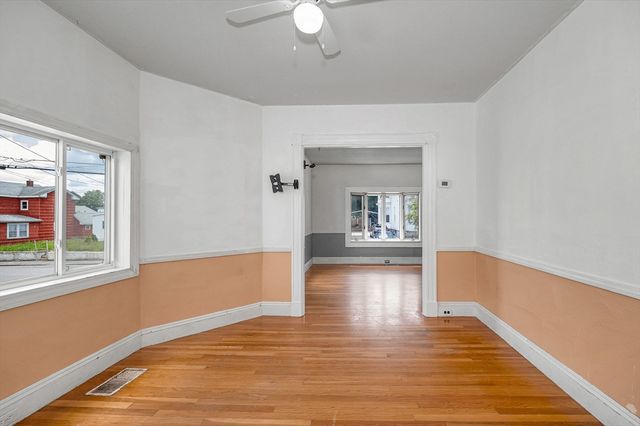 35 C St, Lowell, MA 01851