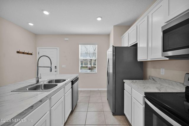 2888 BLACK BUCK Circle, Jacksonville, FL 32225