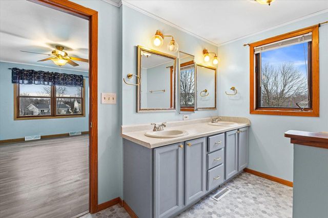 20530 84th PLACE, Bristol, WI 53104