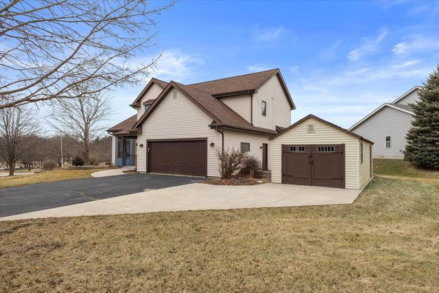 20530 84th PLACE, Bristol, WI 53104