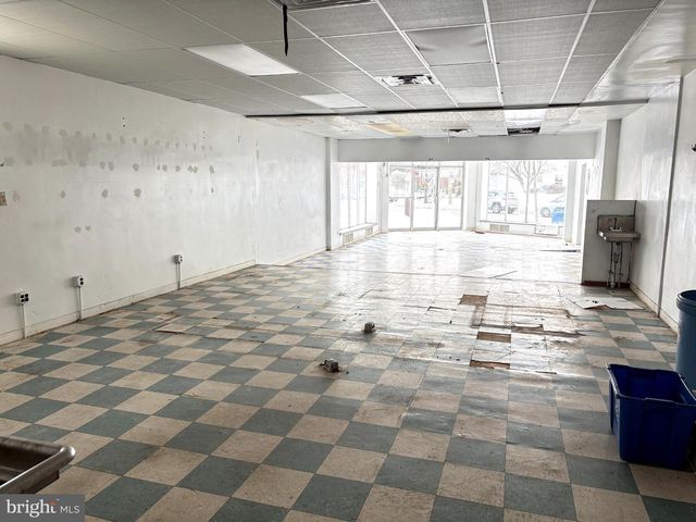 7000 OXFORD AVE, Philadelphia, PA 19111