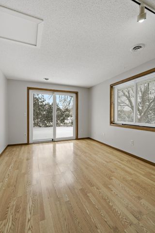 3650 Gershwin Lane N, Oakdale, MN 55128