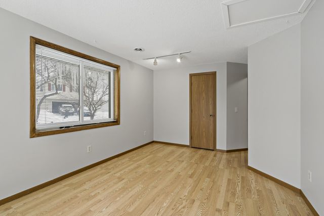 3650 Gershwin Lane N, Oakdale, MN 55128