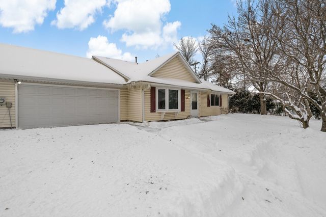 3650 Gershwin Lane N, Oakdale, MN 55128