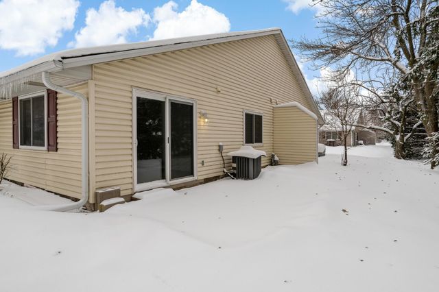 3650 Gershwin Lane N, Oakdale, MN 55128
