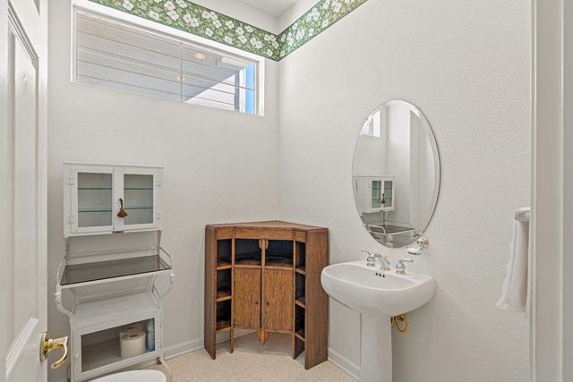 408 Barusch Ct, Roseville, CA 95747