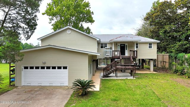 4511 Lynn Drive, Biloxi, MS 39532