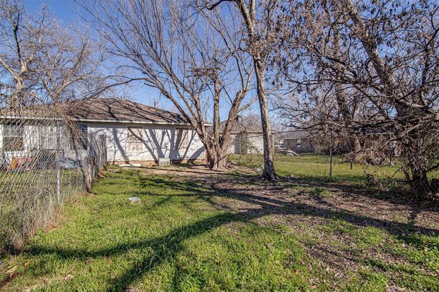 2902 Van Horn Avenue 100, Fort Worth, TX 76111