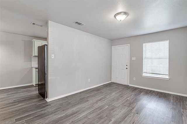 2902 Van Horn Avenue 100, Fort Worth, TX 76111