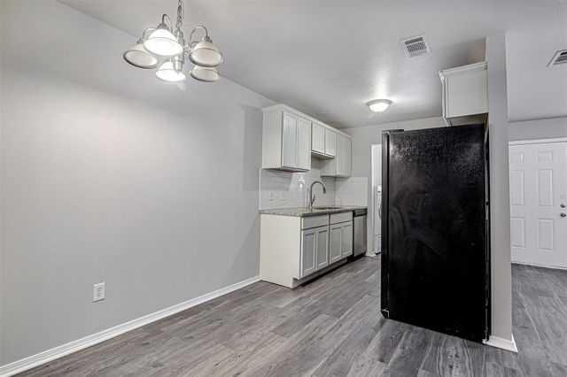 2902 Van Horn Avenue 100, Fort Worth, TX 76111
