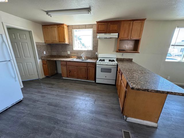 1602 87th Avenue, Oakland, CA 94621