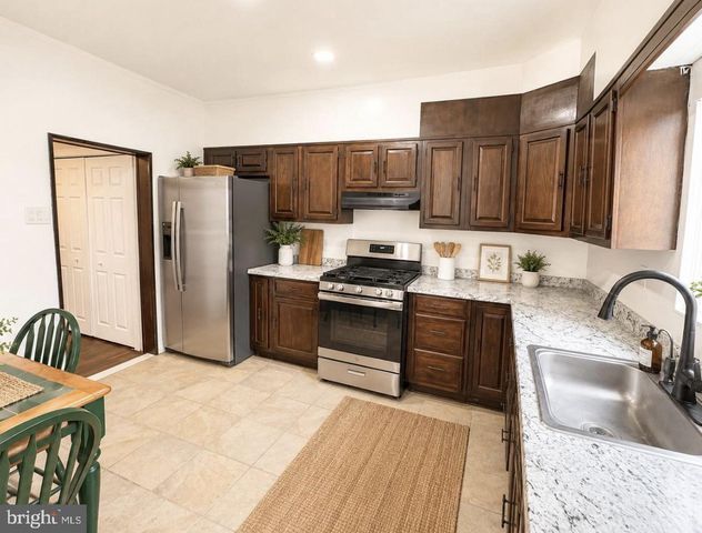 645 JAMESTOWN ST, Philadelphia, PA 19128