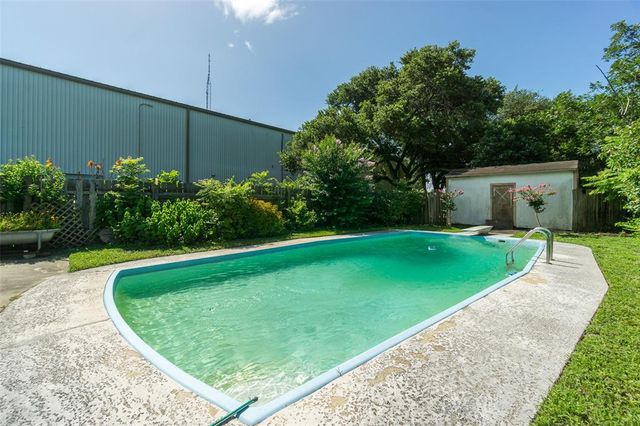 5910 Broadway Street, Pearland, TX 77581
