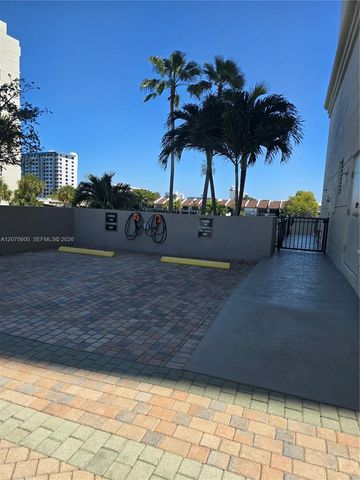 2880 NE 14th St Causeway 311, Pompano Beach, FL 33062