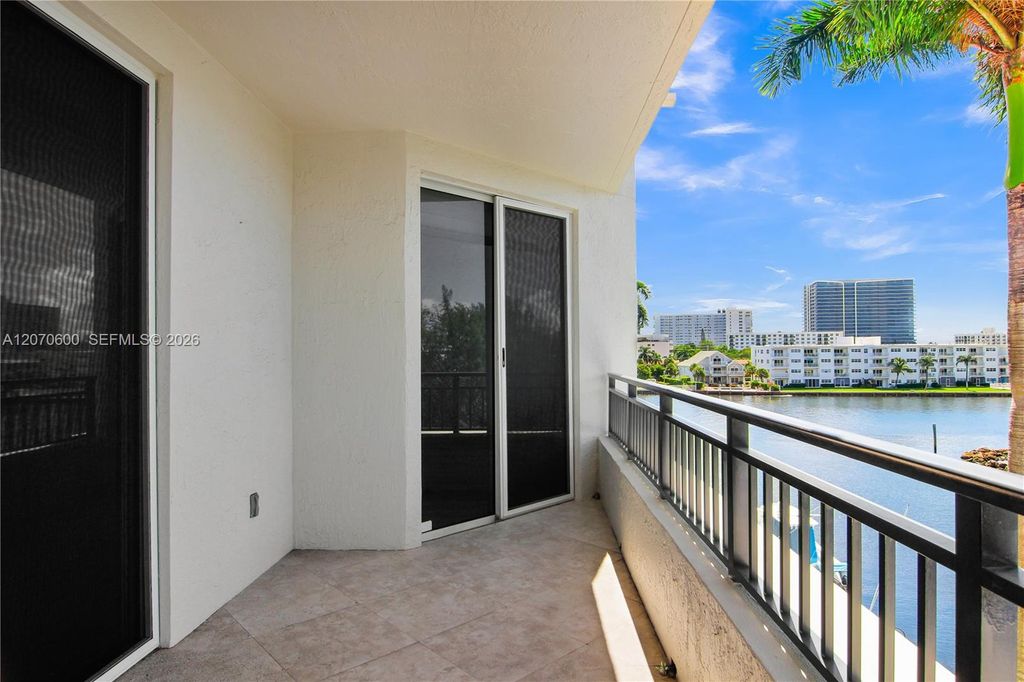2880 NE 14th St Causeway 311, Pompano Beach, FL 33062