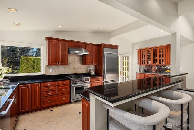 2414 79th Avenue NE, Medina, WA 98039