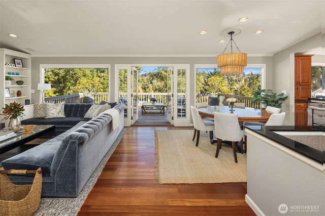 2414 79th Avenue NE, Medina, WA 98039