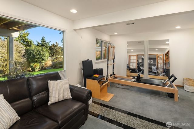 2414 79th Avenue NE, Medina, WA 98039