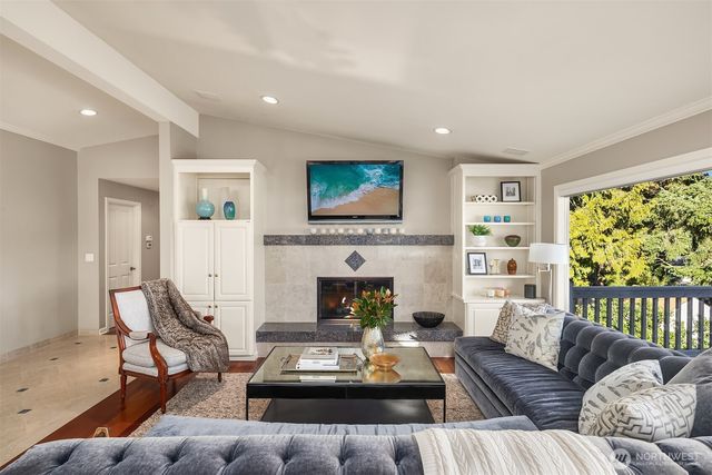 2414 79th Avenue NE, Medina, WA 98039