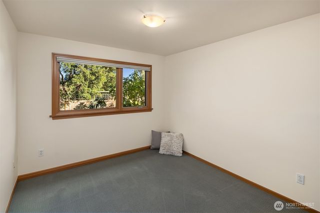 2414 79th Avenue NE, Medina, WA 98039