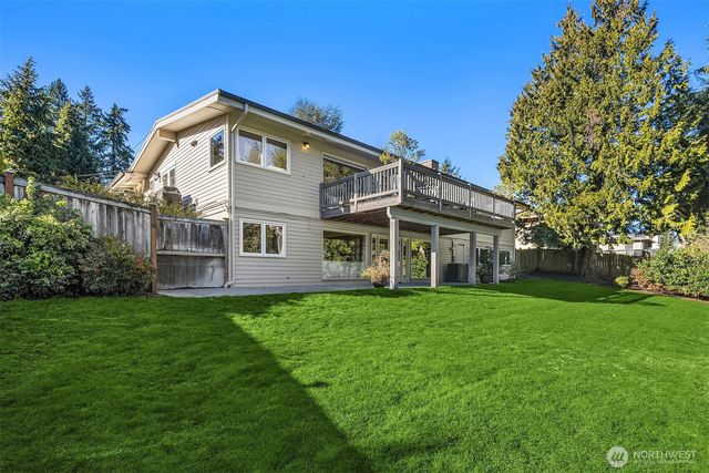 2414 79th Avenue NE, Medina, WA 98039