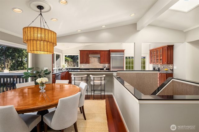 2414 79th Avenue NE, Medina, WA 98039