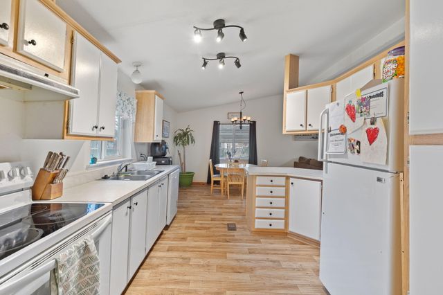 835 Ragsdale Road, Trail, OR 97541