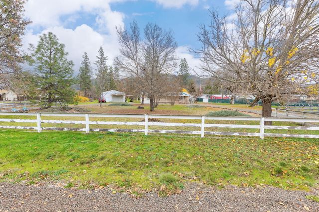 835 Ragsdale Road, Trail, OR 97541