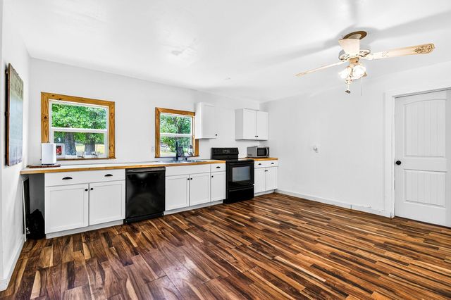 490 Robert E Lee Lane, Livingston, TX 77351