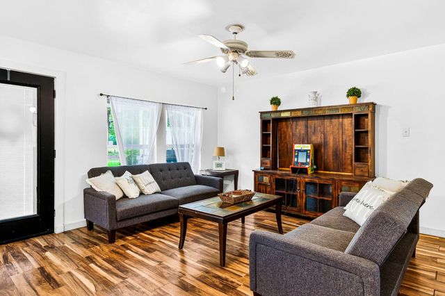 490 Robert E Lee Lane, Livingston, TX 77351