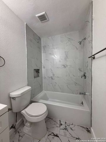 9002 Mouton, San Antonio, TX 78250